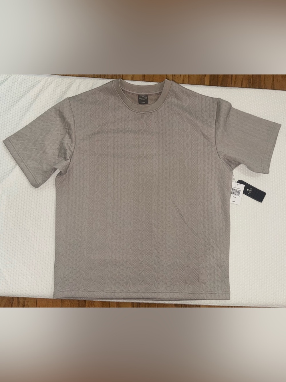 SAINTS STUDIO Man’s Chevron Textured T-Shirt Beige Short Sleeve Crew Medium NWT